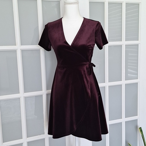 one clothing Dresses & Skirts - One Clothing Los Angeles Plum Velvet Wrap Dress